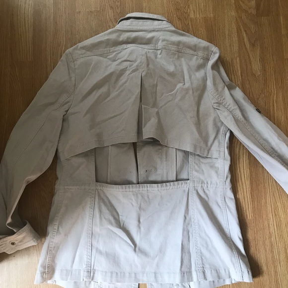 New BCBGMAXAZRIA tan jacket - Picture 4 of 6